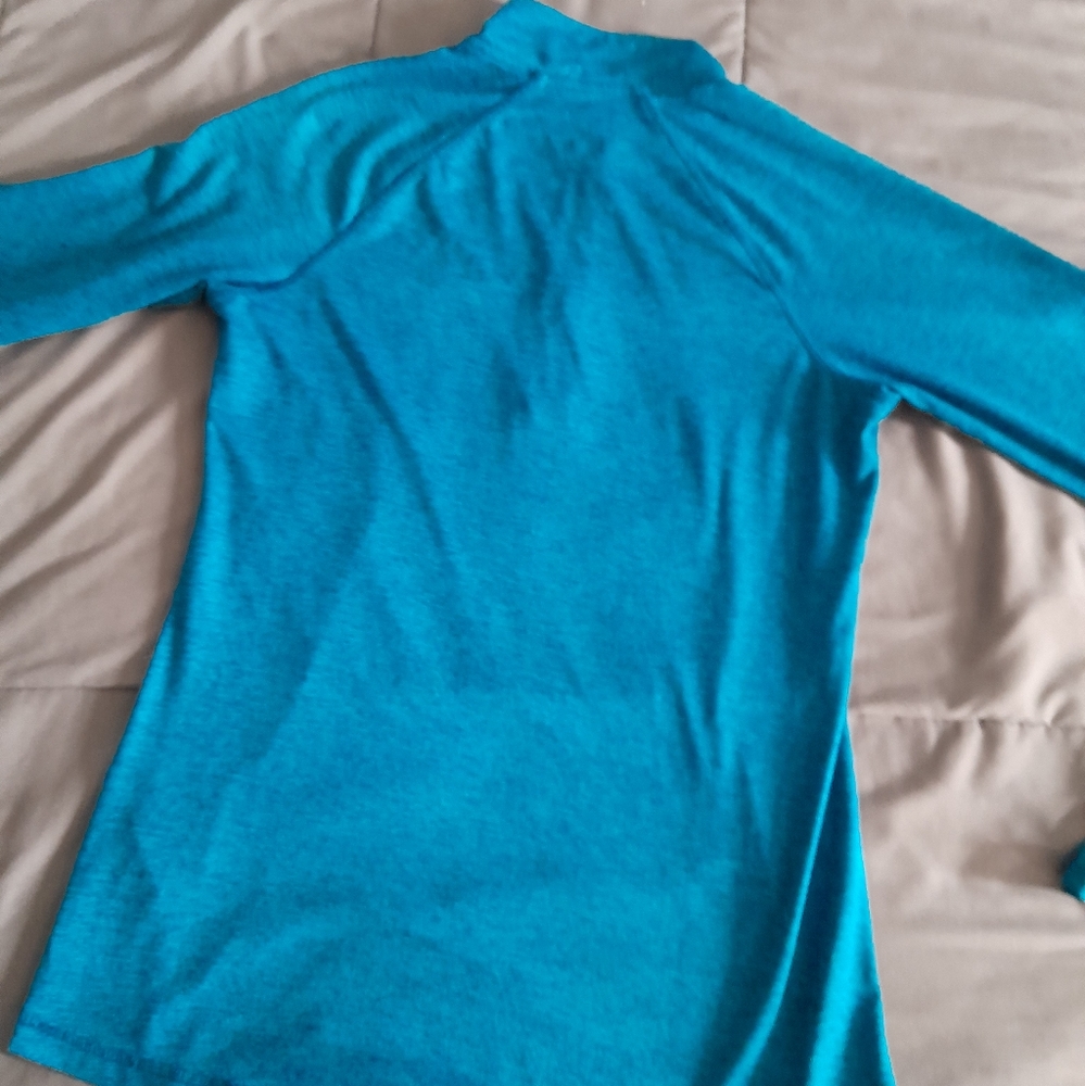 Old Navy turquoise training top - Picture 5 of 7